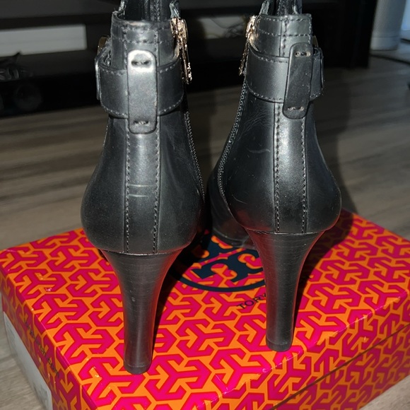 Tory Burch Black Bristol Bootie Calf size 9.5 - Picture 5 of 7
